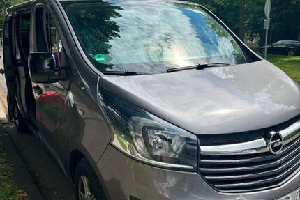 Opel Vivaro 166.000 km 16.800 &euro; Bochum 44809