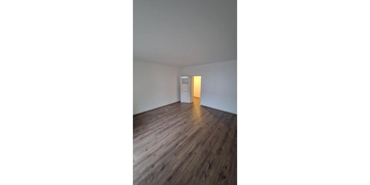 4,5 Raum Wohnung Frohnhausen 1.OG großer Süd-Balkon ruhige LageWG 4.5 zimmer