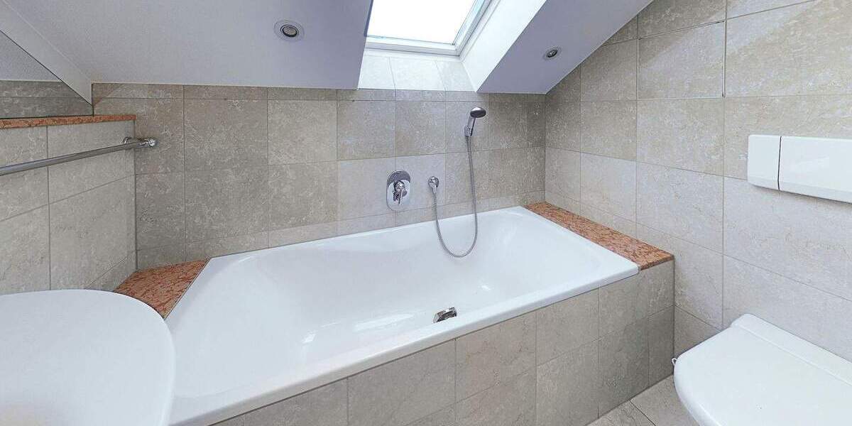 Etagenwohnung Ratingen Hösel - 4 Zimmer, 151 m&sup2;, 595.000&euro; | Angebot:25696410