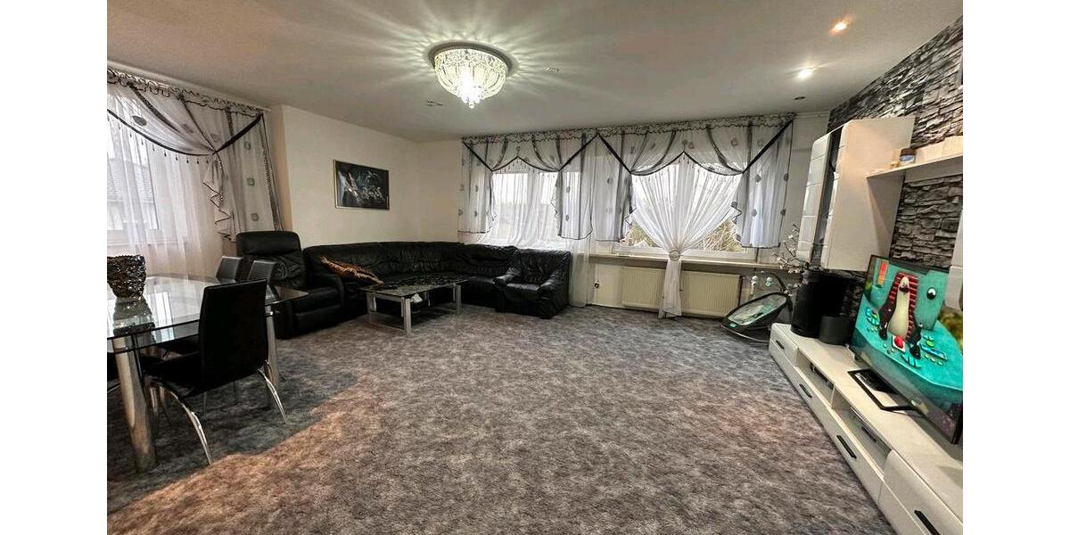 Eine 117 Quadratmeter große Wohnung steht zum Verkauf. 4 zimmer