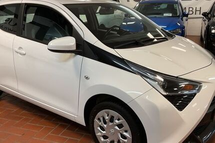 Toyota Aygo (X) 51.000 km 11.590 &euro; Wülfrath 42489