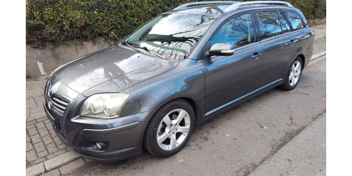 Toyota Avensis 139.658 km 5.999 &euro; Essen 45307