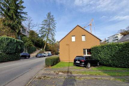 Geschichte mit Gegenwart verbinden - Einfamilienhaus & Baugrundstück. zimmer