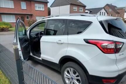 Ford Kuga 157.777 km 14.444 &euro; Dinslaken 46537