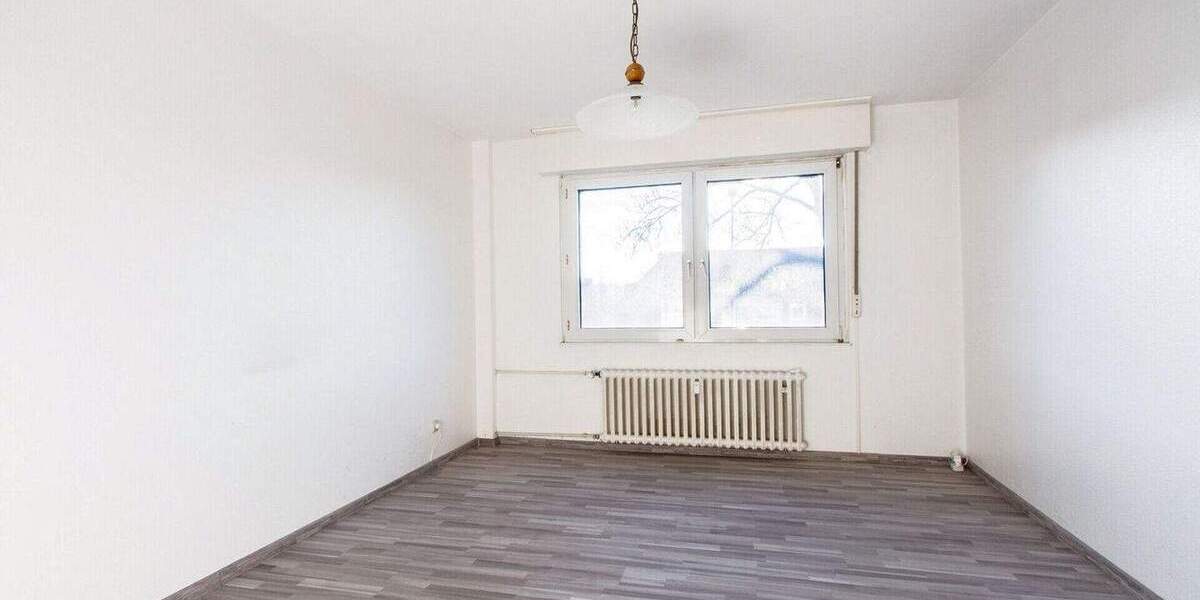 Blömker! Modernisierte 2,5-Zimmer Wohnung mit Balkon im 1. OG in GE-ScholvenGLA-Zweckel! 2 zimmer