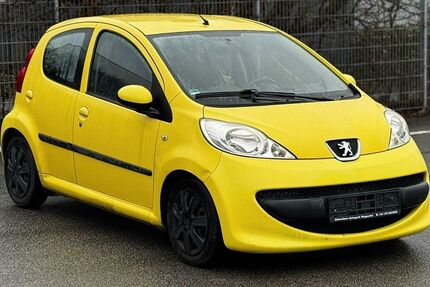 Peugeot 107 130.452 km 3.999 &euro; Wuppertal 42389