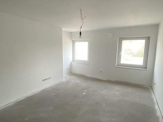 Top-Wohnung im 1. OG mit Balkon, energetisch kernsaniert 3 zimmer