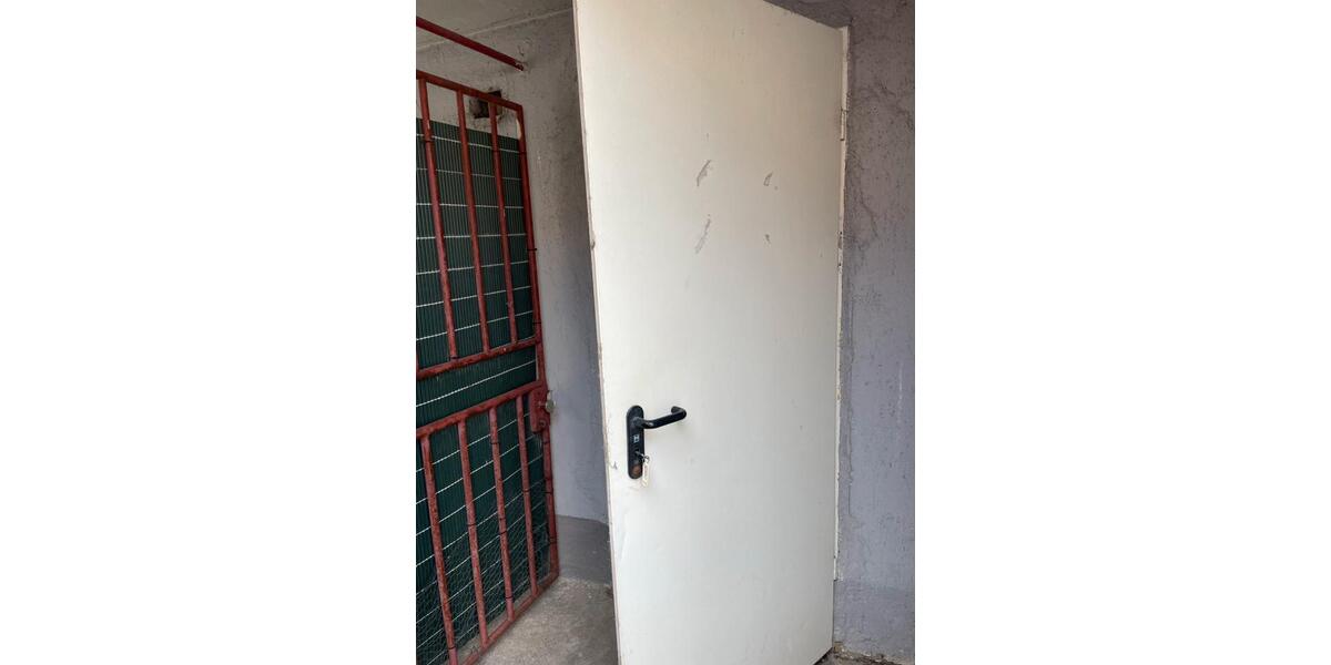 Lager ca 30qm Groß mit Wasser und Strom zimmer