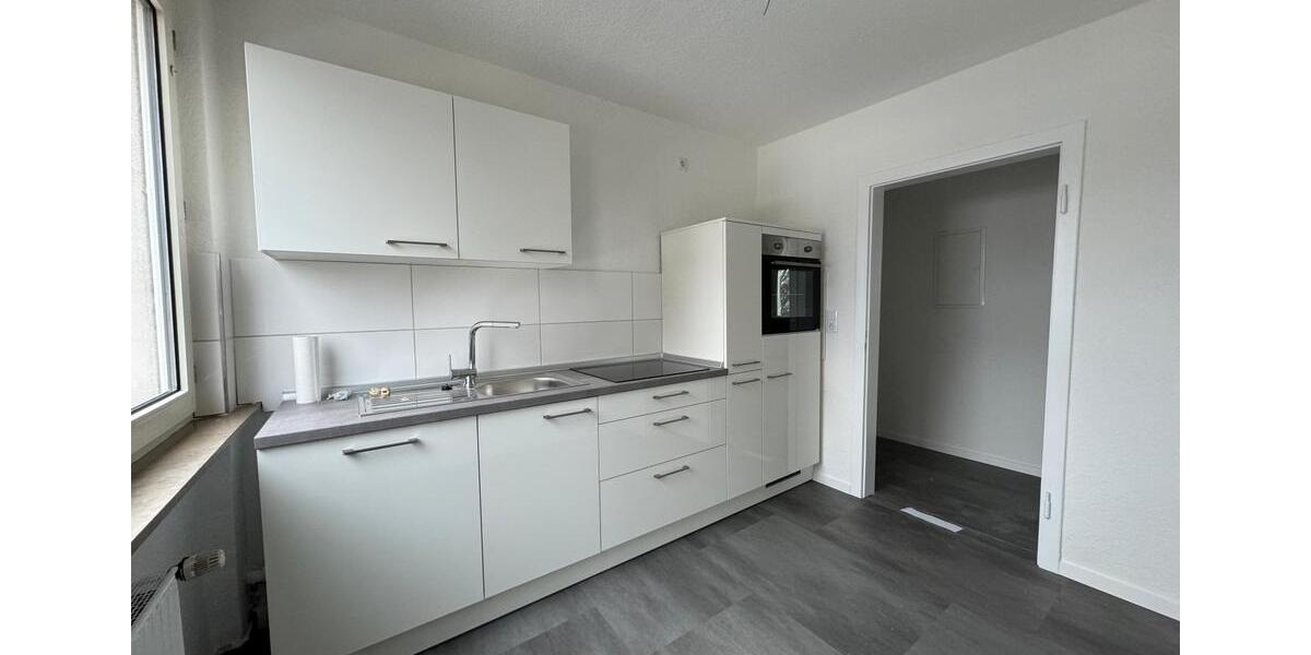 4-Zimmer-Wohnung, 100,8 m² mit Kamin neue Einbauküche ruhige Lage 4 zimmer