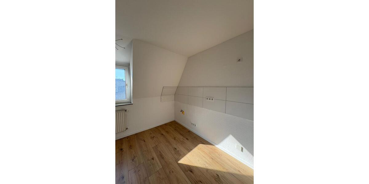 Dachgeschoßwohnung Essen Stadtbezirk VII - 3 Zimmer, 62 m&sup2;, 560&euro; | Angebot:24671020