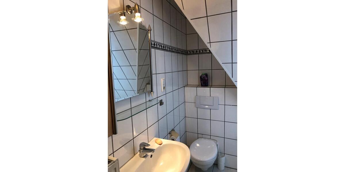 Dachgeschosswohnung mit Küche 2 er wG möglich 2 zimmer