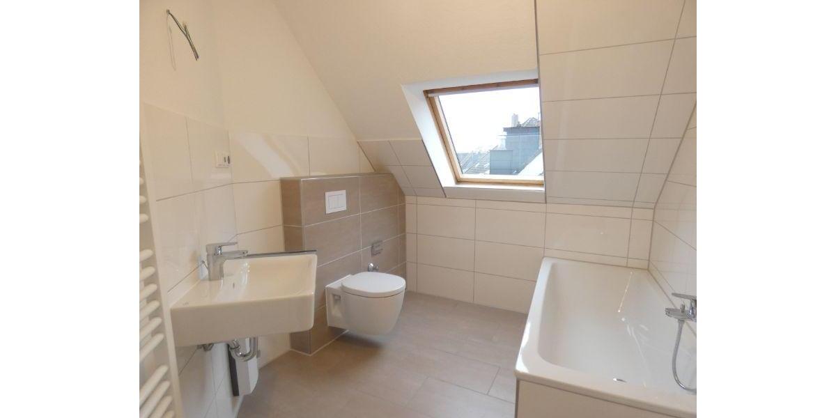 Dachgeschoßwohnung Essen Stadtbezirk II - 3 Zimmer, 81 m&sup2;, 955&euro; | Angebot:25720444