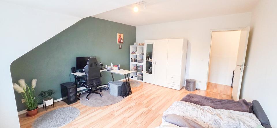 Dachgeschoßwohnung Bottrop Feldhausen - 3.5 Zimmer, 85 m&sup2;, 540&euro; | Angebot:25655187