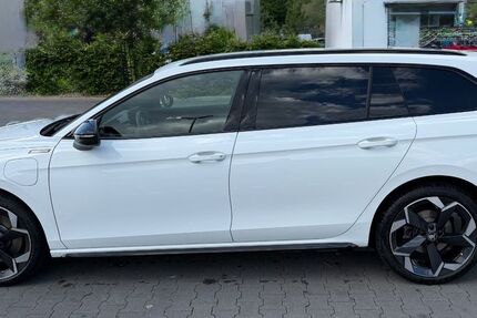 Skoda Superb 25.000 km 40.500 &euro; Wuppertal 42111