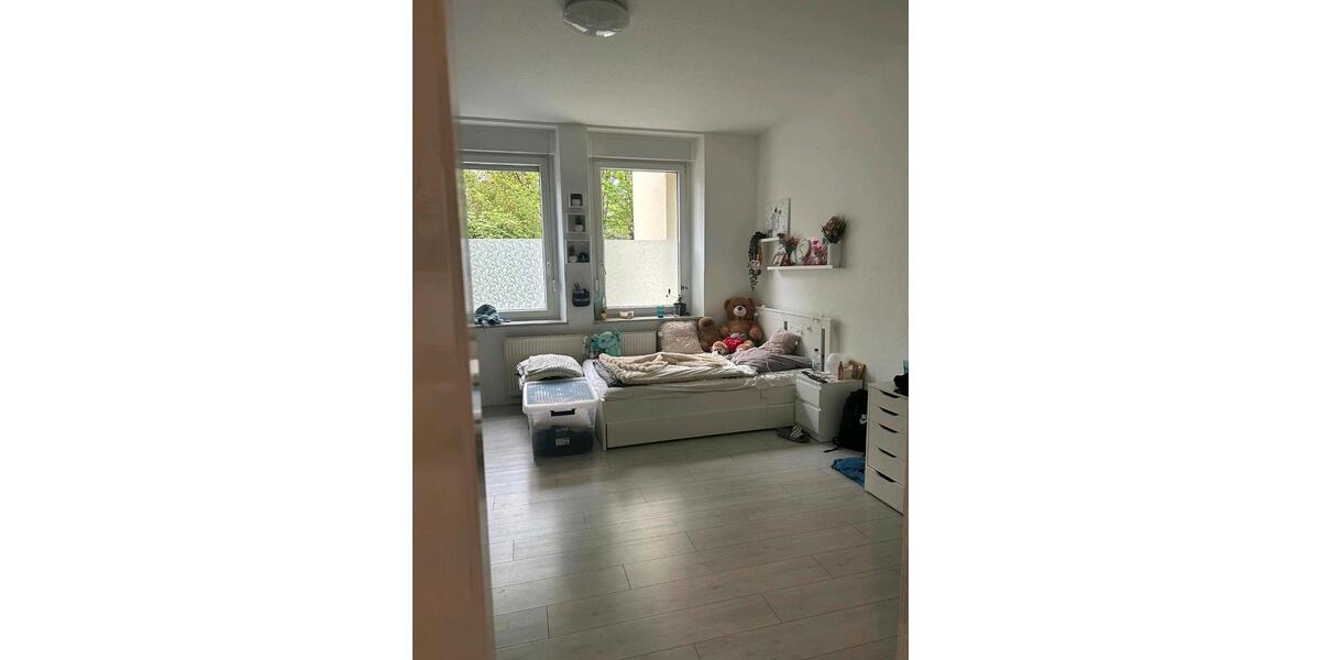 Erdgeschoßwohnung Essen Stadtbezirk VIII - 3 Zimmer, 94 m&sup2;, 900&euro; | Angebot:26449073