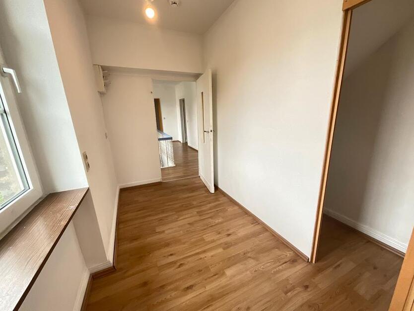 Große 3 Zimmerwohnung in historischem Haus zimmer