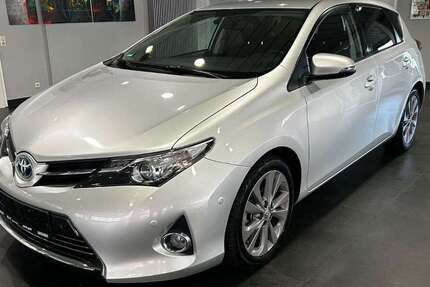 Toyota Auris 50.000 km 11.950 &euro; Oberhausen 46049