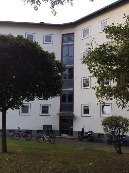 Wir renovieren für Sie!!! Gemütliche 3-Zimmer Wohnung zimmer