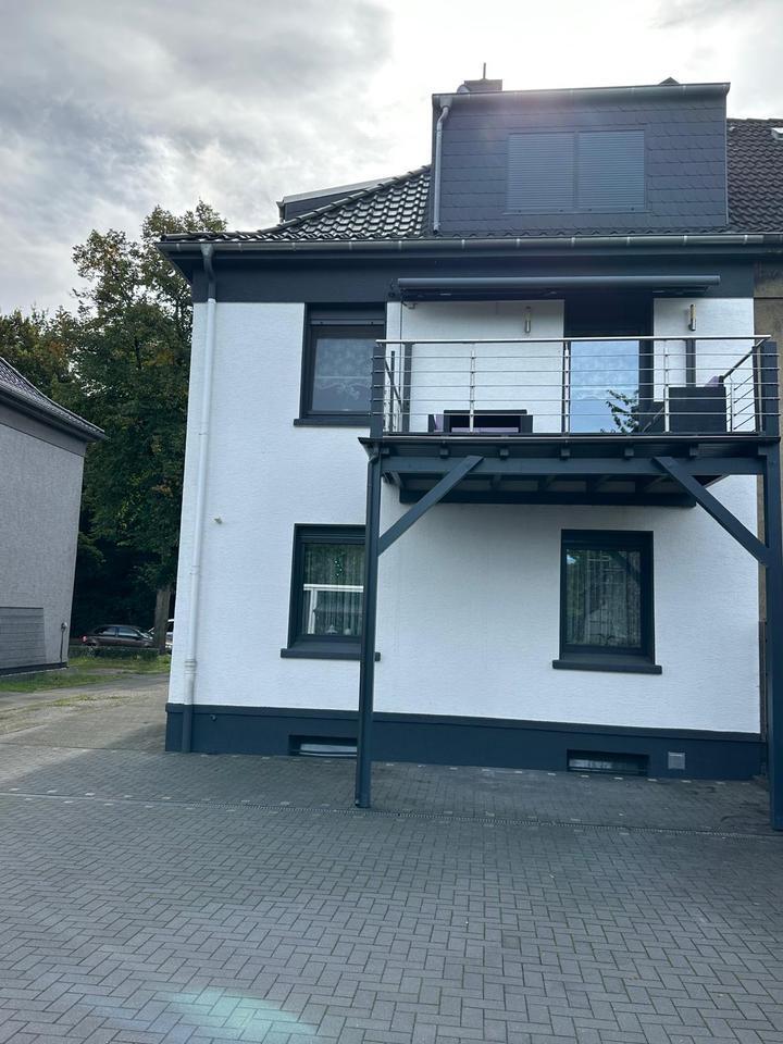 2 Familenhaus mit großen Garten und Grunstück