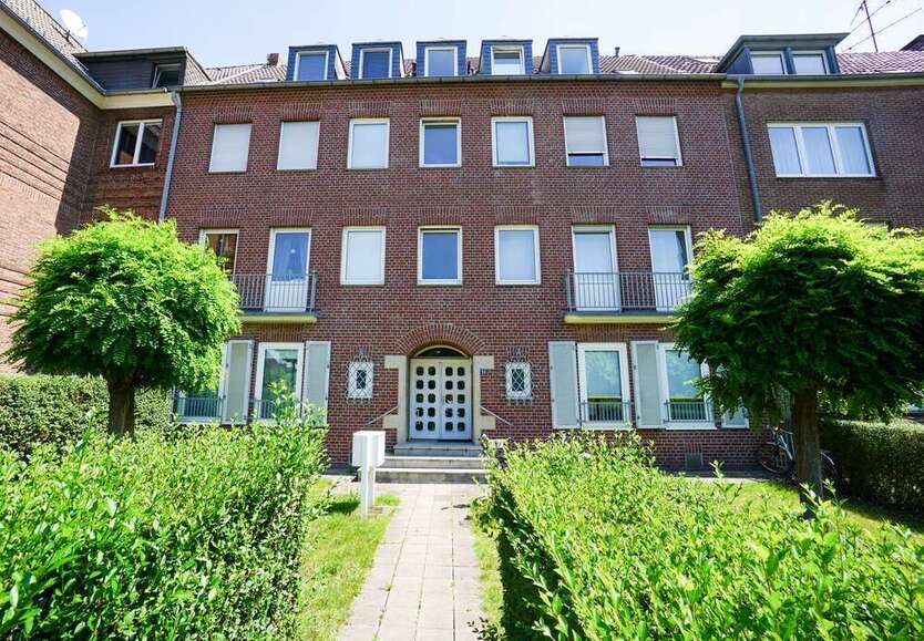 Haus zum Kaufen in Krefeld 995.000 € 413.43 m²