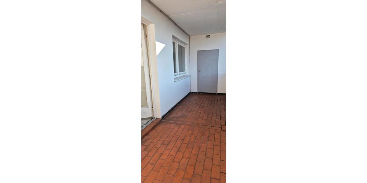 2 R, 64 qm, Balkon, 6. Etage, Fahrstuhl 2 zimmer