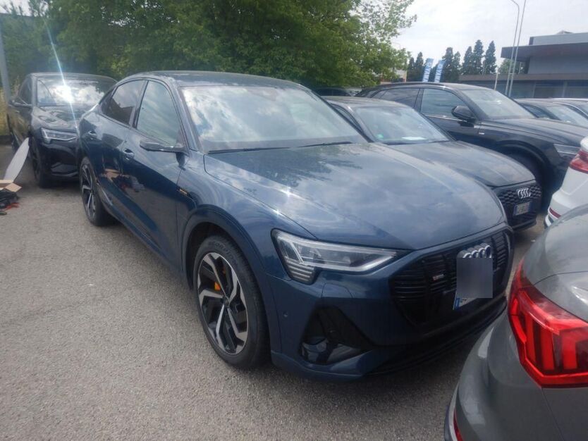 Audi e-tron 99.987 km 33.975 € Hagen 58091