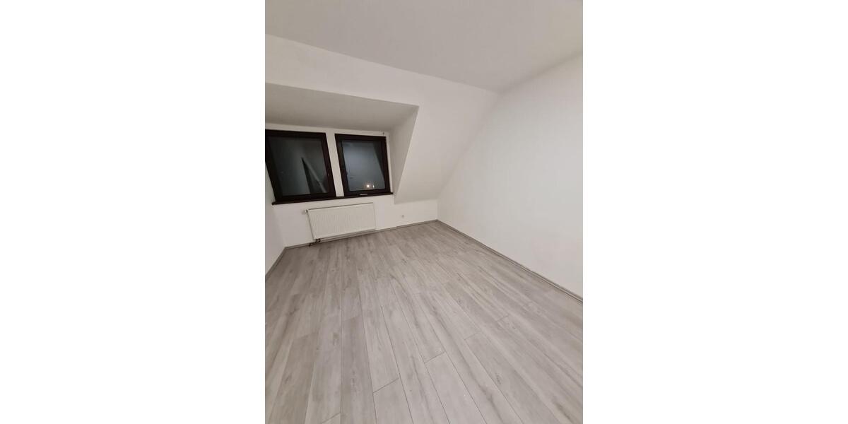 Großzügige 4-Zimmer-Wohnung mit Balkon – ideal für Familien 4 zimmer