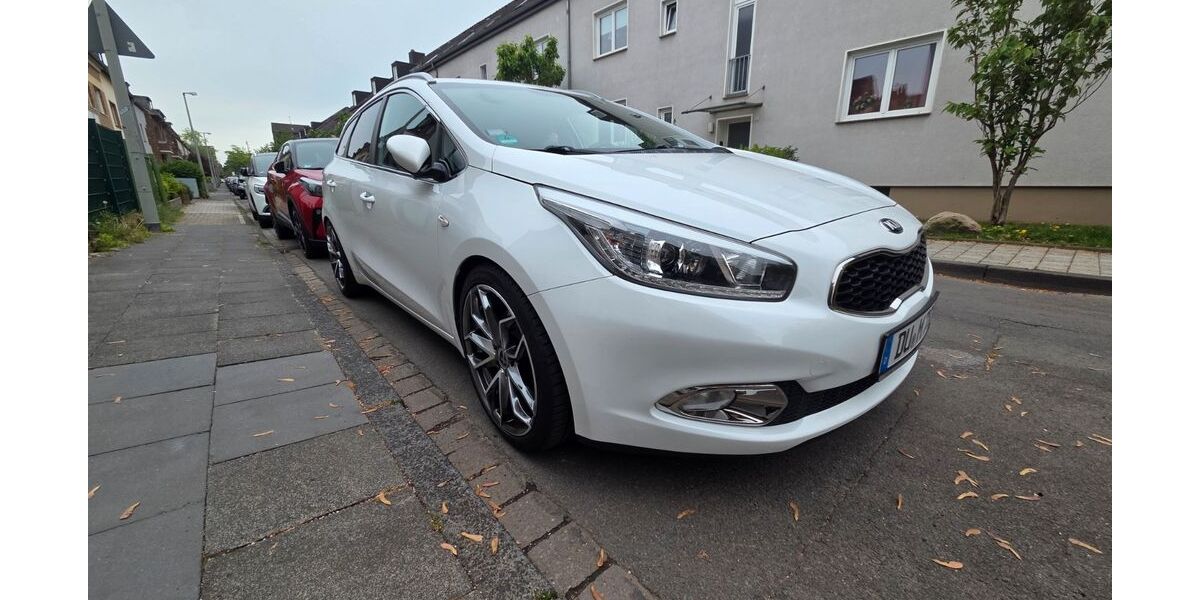 Kia ceed Sportswagon 120.000 km 9.600 &euro; Duisburg 47054