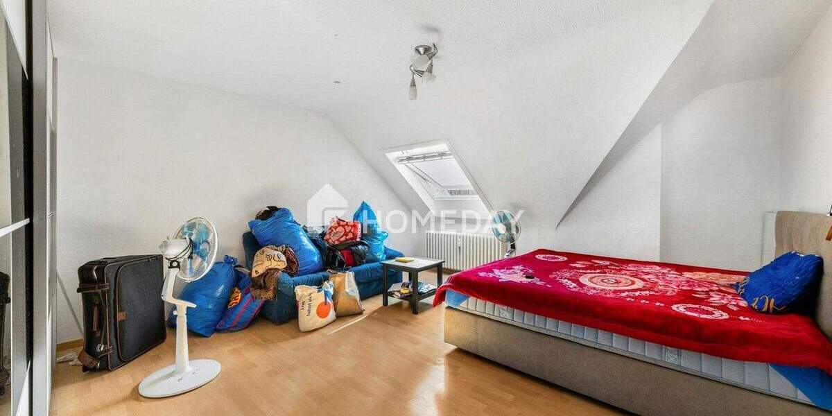 Zentralgelegene Dachgeschosswohnung mit 2 Zimmern und Wannenbad 2 zimmer