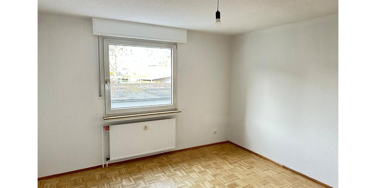 HELL UND FREUNDLICHE 4,5 ZIMMER WOHNUNG | MIT BALKON UND GÄSTE-WC | GEMÜTLICHER PARKETTBODEN 4.5 zimmer