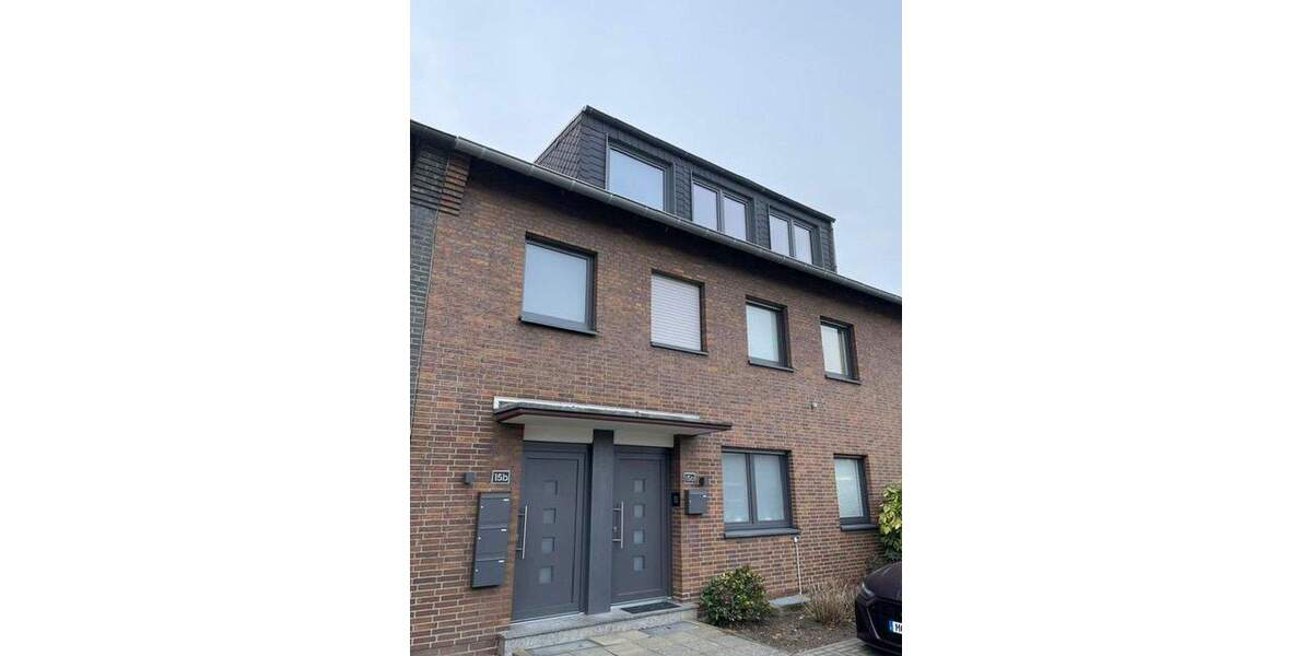 Erstbezug nach Komplettsanierung! Helle 3-Raum Dachgeschosswohnung mit Balkon in zentraler Lage 3 zimmer