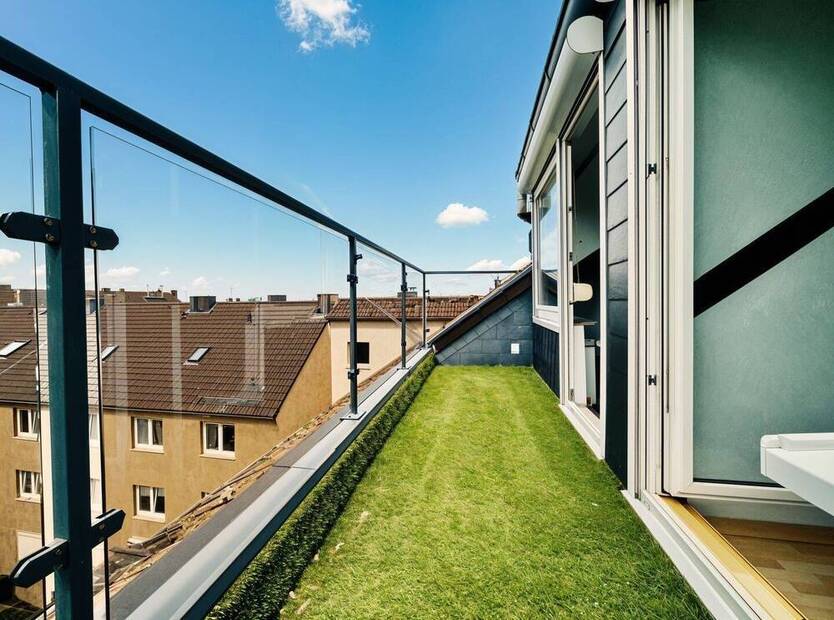 wunderschöne helle Dachgeschoßwohnung mit Balkon und herrlichem Ausblick über Remscheid