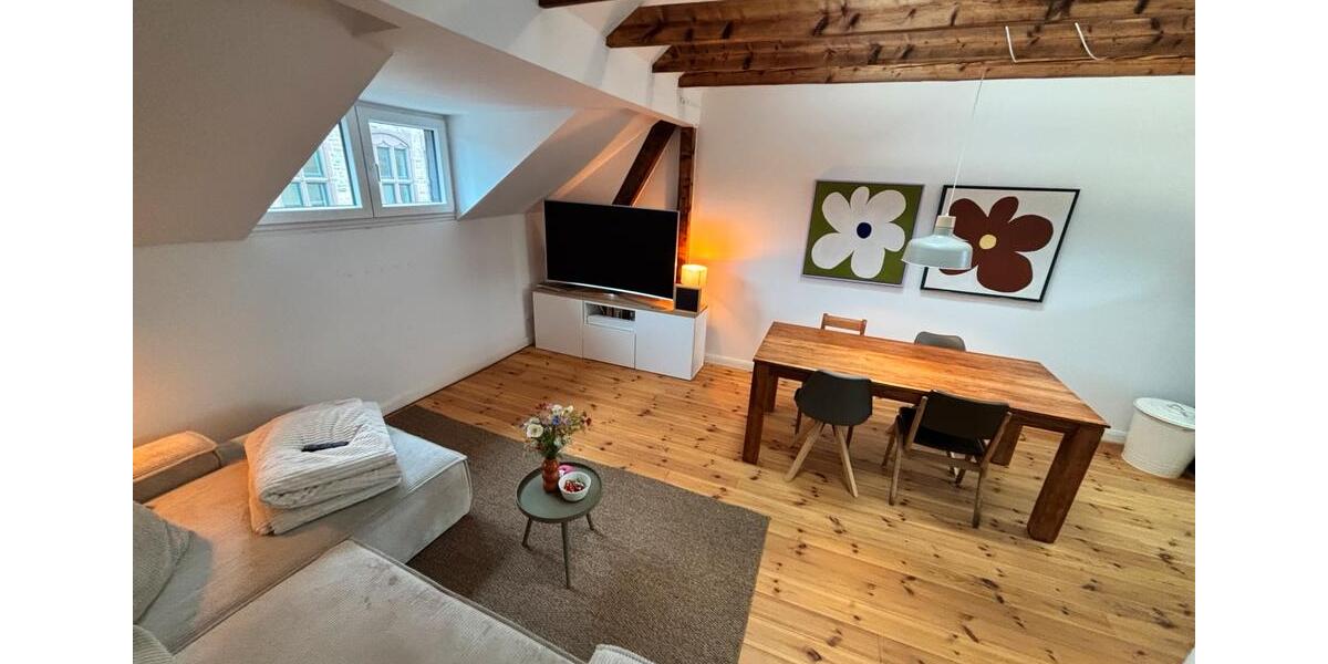 Dachgeschoßwohnung Duisburg Laar - 3 Zimmer, 77 m&sup2;, 895&euro; | Angebot:25352216