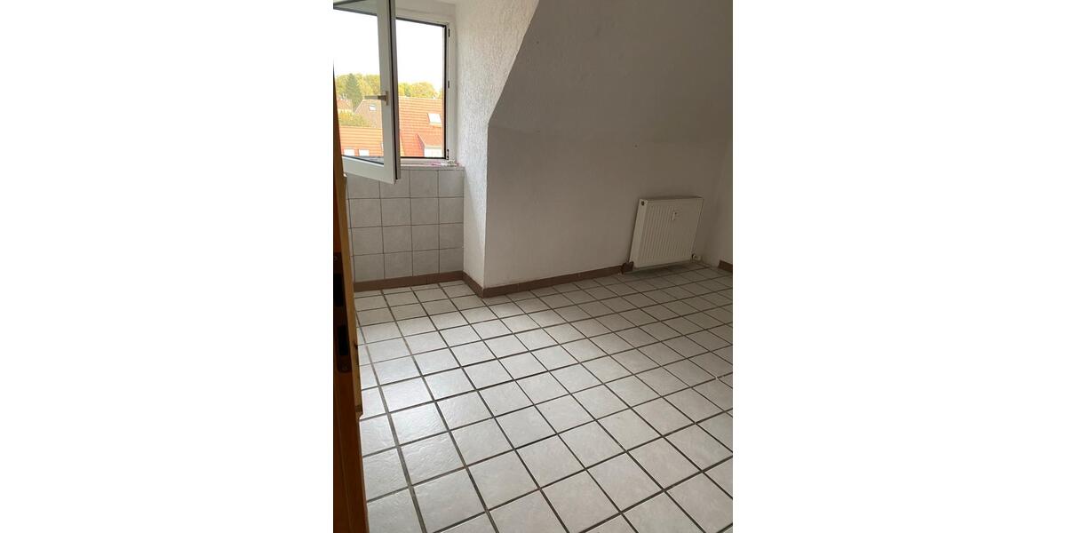 Dachgeschoßwohnung Duisburg Rheinhausen - 1 Zimmer, 45 m&sup2;, 590&euro; | Angebot:25875981