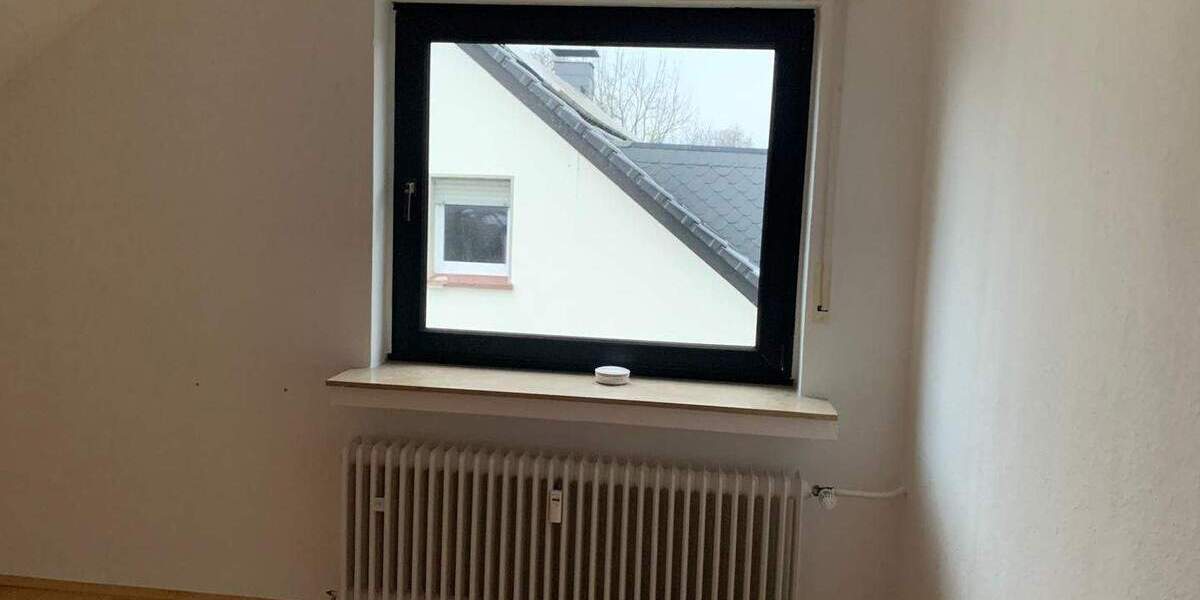 Etagenwohnung Bochum Stiepel - 4 Zimmer, 99 m&sup2;, 1.150&euro; | Angebot:25801408