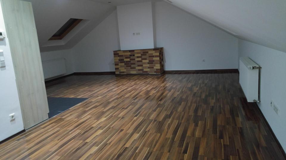 Dachgeschosswohnung Stadtmitte 1 zimmer