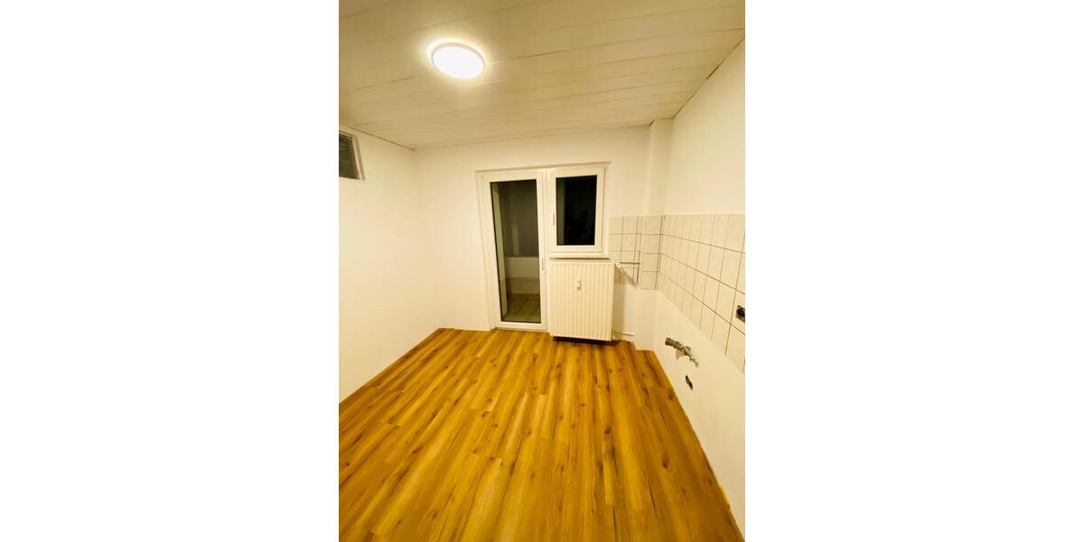 Charmante frisch renovierte 1-Zimmer-Whg mit Balkon & Einbauküche 1 zimmer