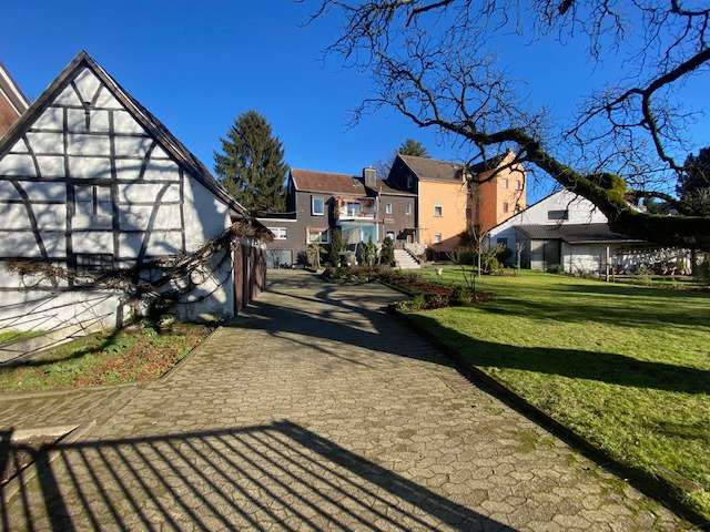 Haus zum Kaufen in Düsseldorf 1.480.000 € 482 m²