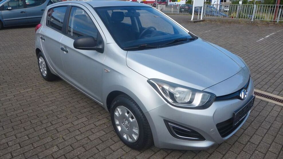 i20