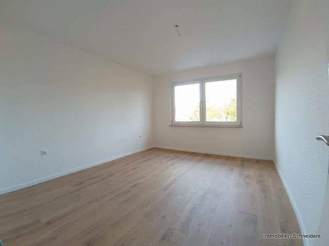 Etagenwohnung Duisburg Untermeiderich - 2 Zimmer, 61 m&sup2;, 500&euro; | Angebot:26916851