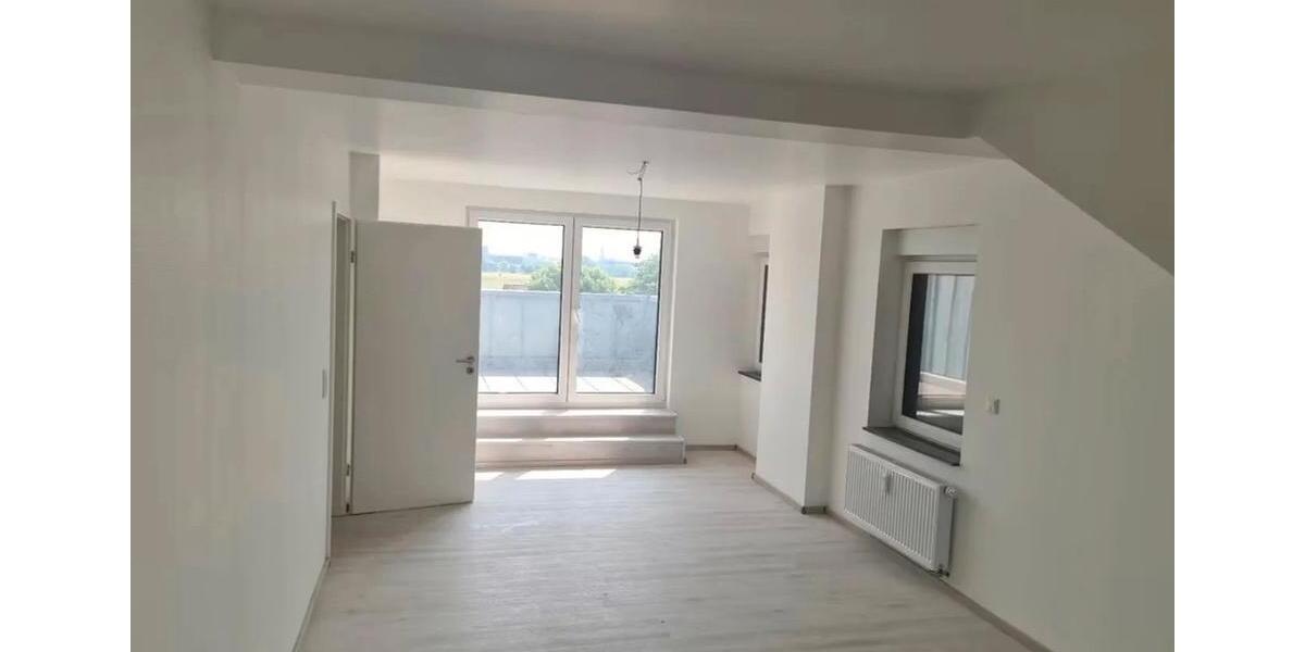 100-qm Dachgeschosswohnung über den Wolken von Holten 3 zimmer