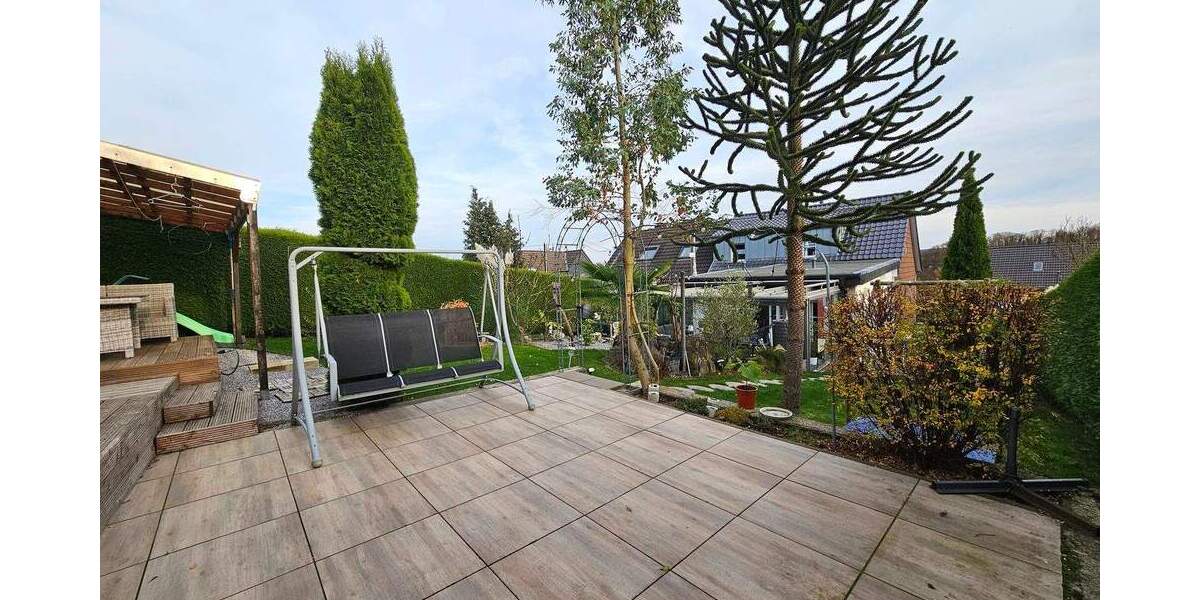 Modernisiertes 2-Familienhaus mit 3 Garagen und attr. Garten in guter und ruhiger Lage in Wetter 9 zimmer