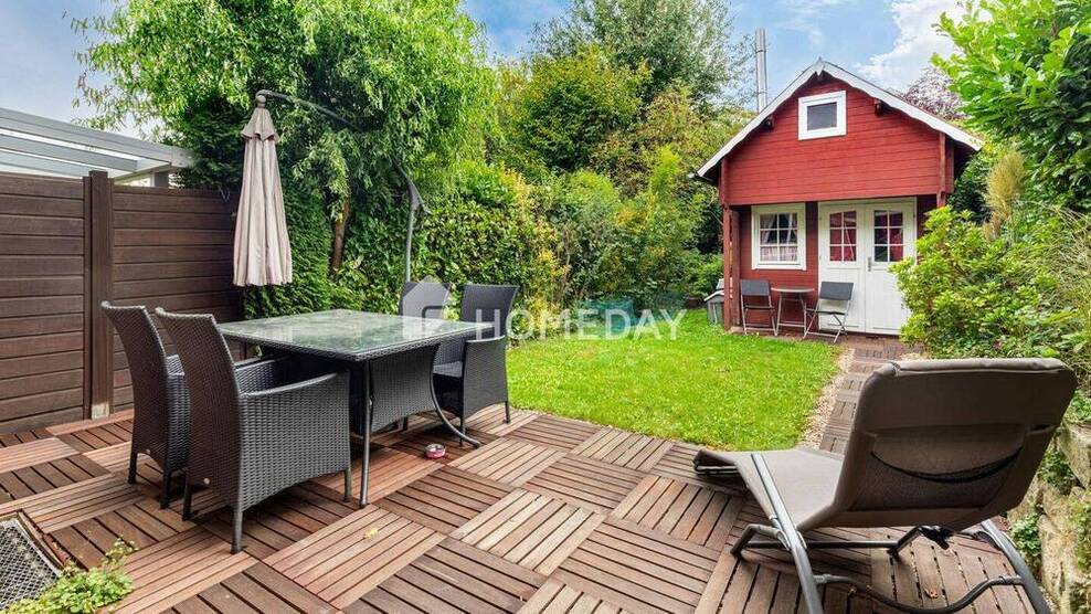 Gepflegtes Reihenhaus mit viel Komfort und schwedischem Gartenhaus