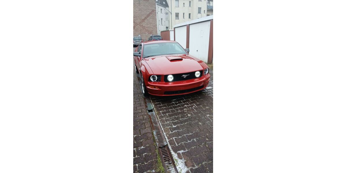 Ford Mustang 127.500 km 17.900 &euro; Gelsenkirchen 45884