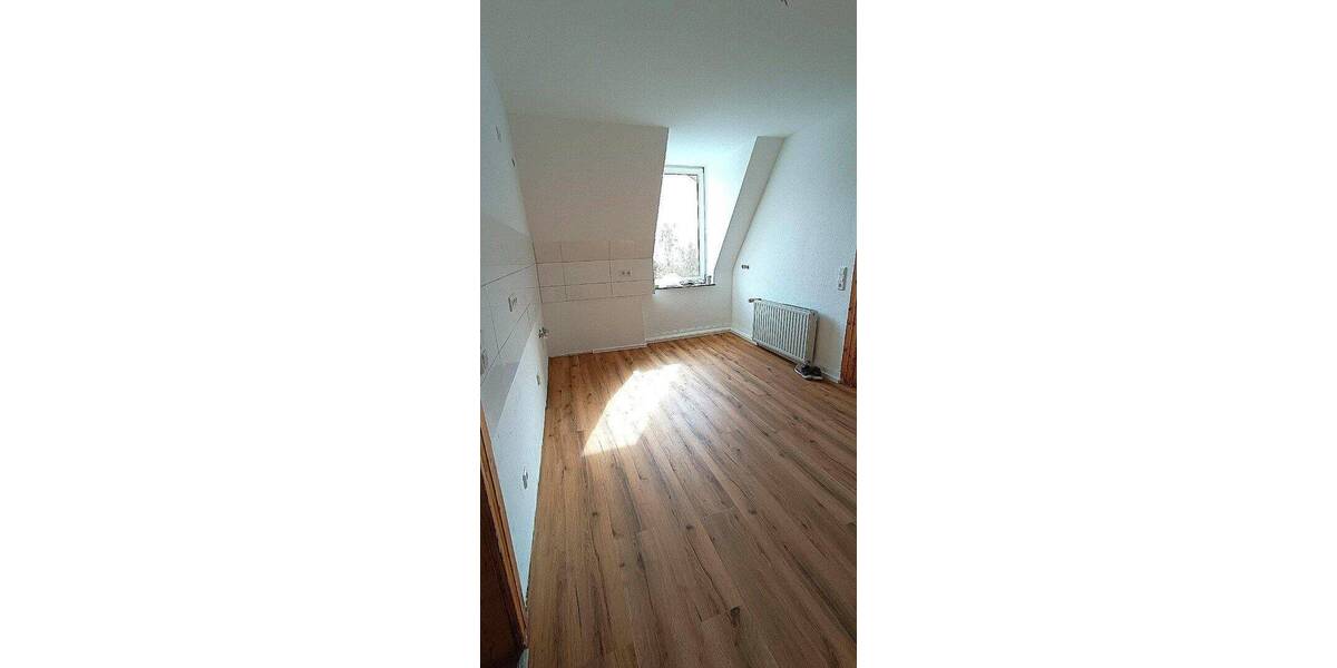 Etagenwohnung Wuppertal Barmen - 4 Zimmer, 100 m&sup2;, 880&euro; | Angebot:26897645