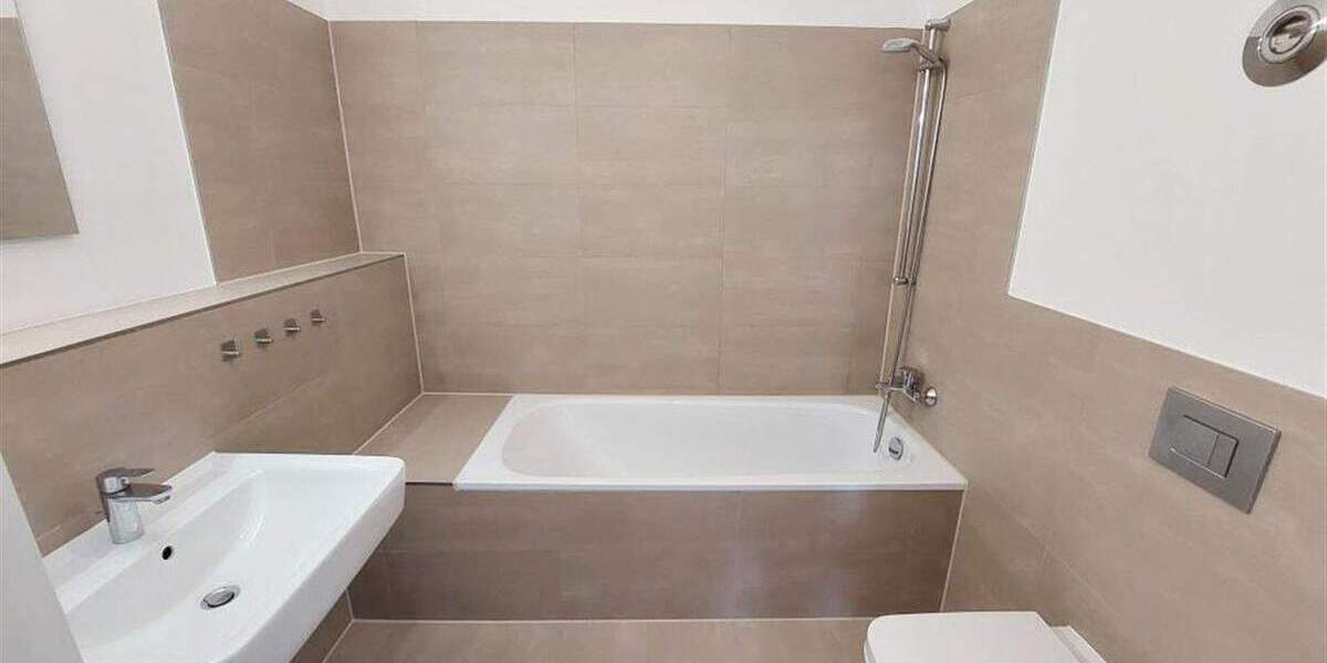 Etagenwohnung Düsseldorf Flingern Nord - 3 Zimmer, 85 m&sup2;, 1.410&euro; | Angebot:25645625