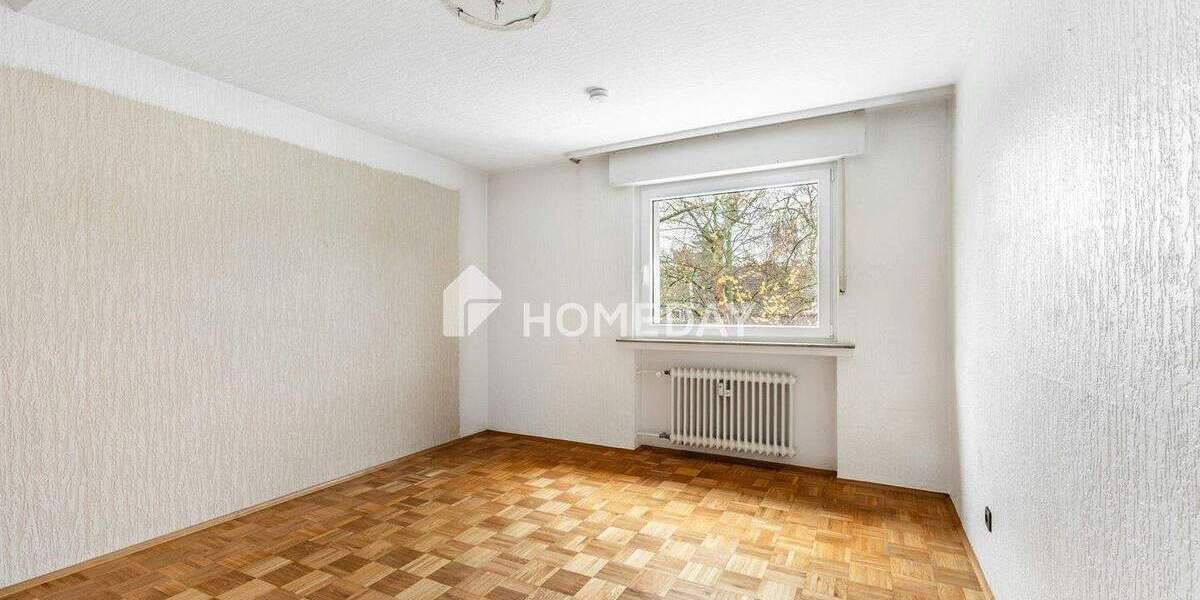Großzügige 115 m² Etagenwohnung mit zusätzlichem DG-Zimmer, Loggia und sofortiger Bezugsfreiheit 3 zimmer