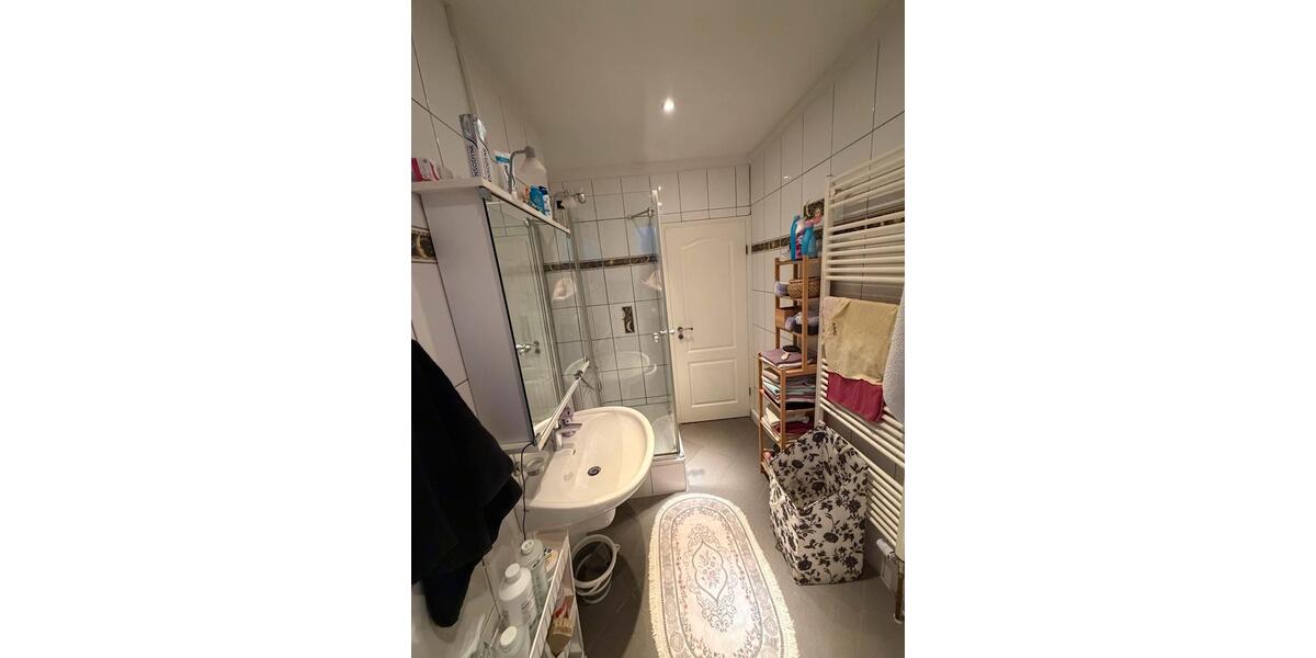 Etagenwohnung Duisburg - 4 Zimmer, 127 m&sup2;, 1.800&euro; | Angebot:25858720