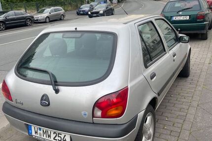 Ford Fiesta 72.500 km 800 &euro; Wuppertal 42117