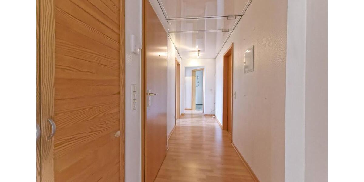 Dachgeschoßwohnung Oberhausen Biefang - 4 Zimmer, 96 m&sup2;, 239.000&euro; | Angebot:26940519